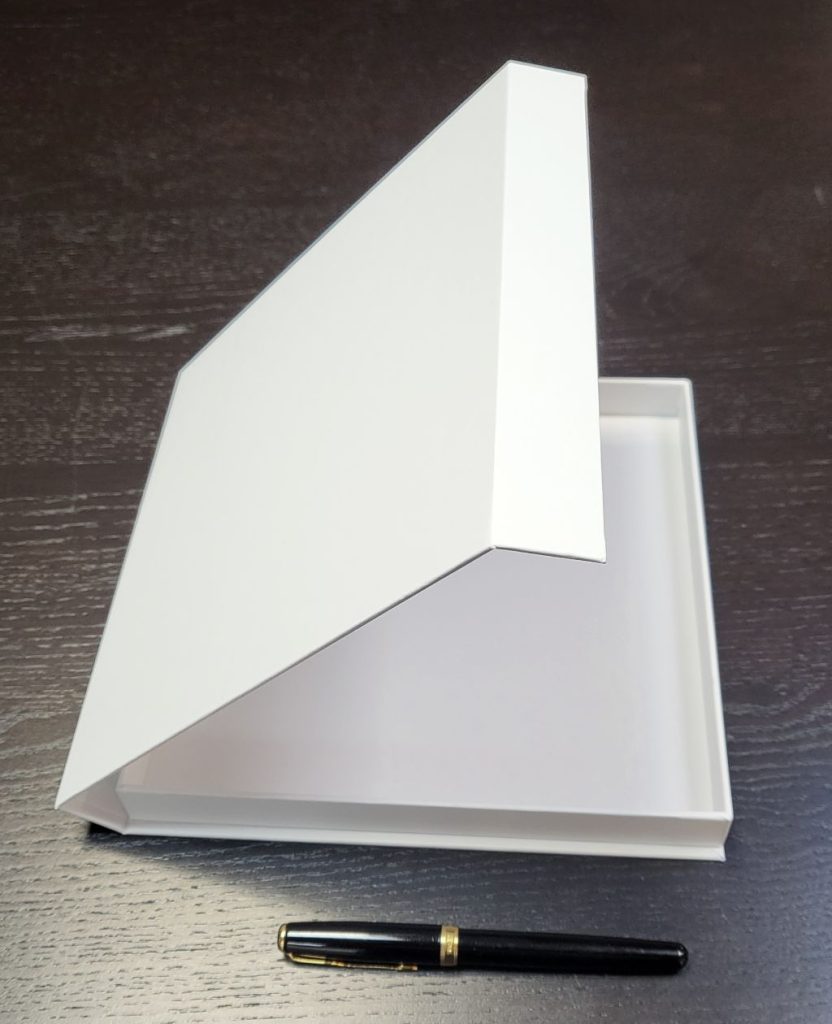6580-Cutie magnetica alba 205x205x22mm-1